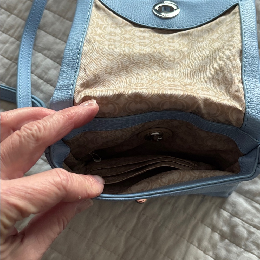 Light Blue Leather Crossbody Bag - Picture 3 of 3